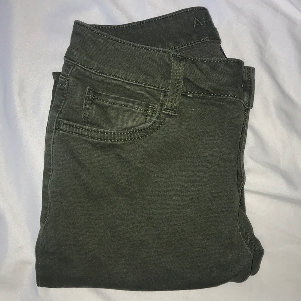 Army green, skinny jeans